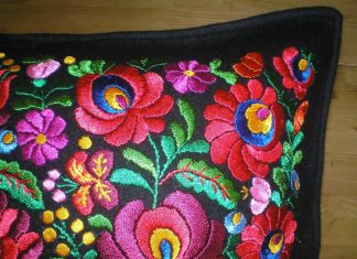 Đi du lịch Đông Âu mua sắm gì làm quà cho người thân?