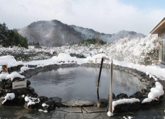 Du lịch Nhật Bản: Tắm suối nước nóng Onsen thế nào cho đúng?