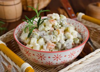 Khám phá ẩm thực đặc sắc khi đi tour du lịch Nga