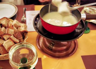 Khám phá ẩm thực đặc sắc khi đi du lịch Thụy Sĩ xinh đẹp