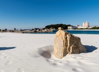 Các bãi biển Nhật Bản nghe thôi đã muốn du lịch!