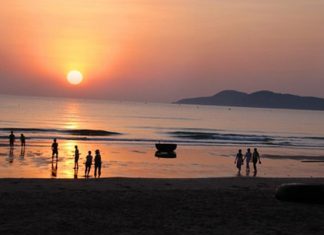 Bãi biển Cửa Lò – Một trong những bãi biển đẹp ở Việt Nam Bãi biển Cửa Lò - Một trong những bãi biển đẹp ở Việt Nam